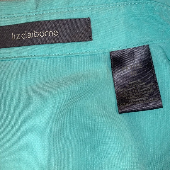 Liz Claiborne Button Down Shirt. - Picture 2 of 7